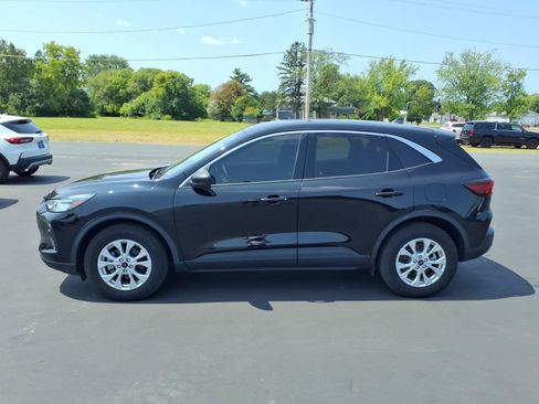Used 2023 Ford Escape Active w/ Tech Pack #1 AWD/4WD image 2