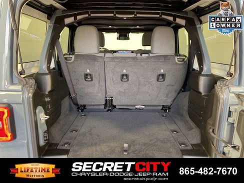Used 2024 Jeep Wrangler Unlimited Sahara w/ Safety Group AWD/4WD image 29