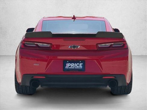 Used 2018 Chevrolet Camaro SS RWD image 7