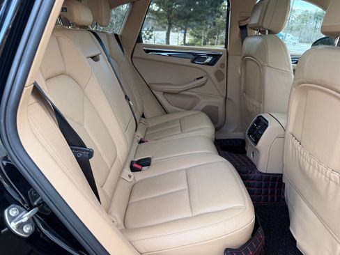 Used 2017 Porsche Macan S image 40