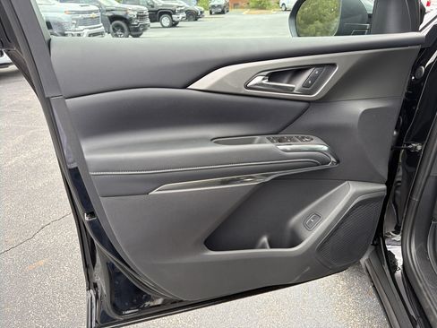 New 2026 Chevrolet Traverse LT w/ LPO, Floor Liner Package FWD image 10