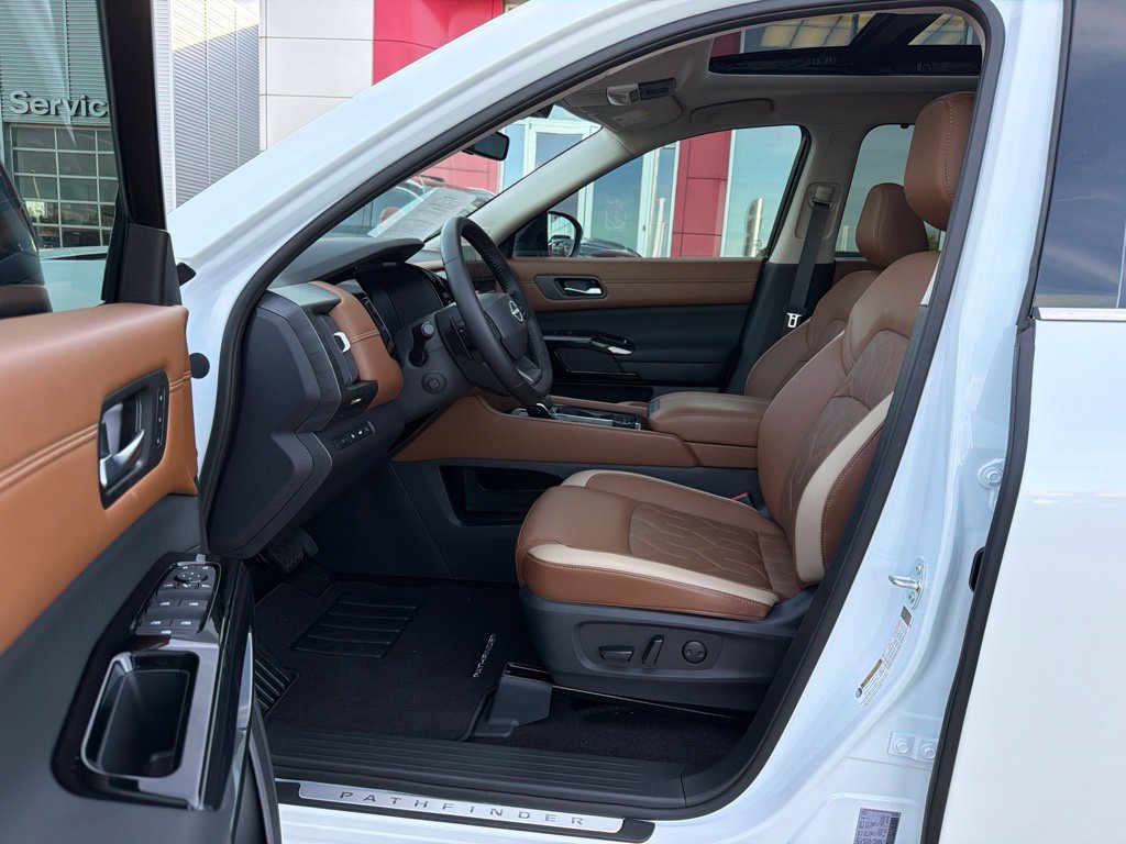 Used 2026 Nissan Pathfinder Platinum w/ Cargo Package AWD/4WD image 13
