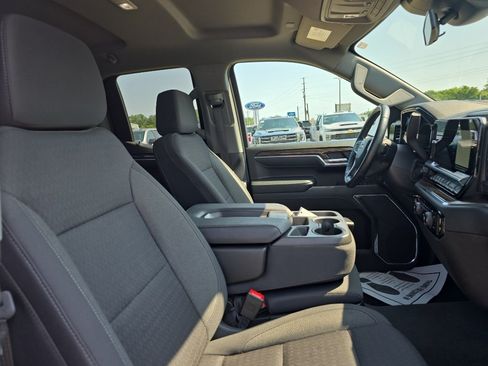 Used 2023 Chevrolet Silverado 1500 LT AWD/4WD image 13