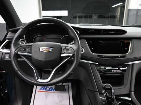 New 2025 Cadillac XT6 Luxury w/ LPO, Floor Liner Package image 9