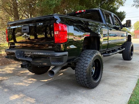 Used 2017 Chevrolet Silverado 2500 LTZ image 42