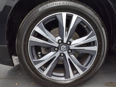 Used 2017 Nissan Pathfinder Platinum w/ Cargo Package image 8