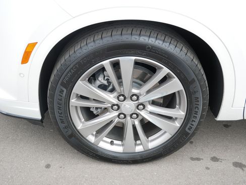 Used 2022 Cadillac XT6 Premium Luxury w/ Technology Package AWD/4WD image 4