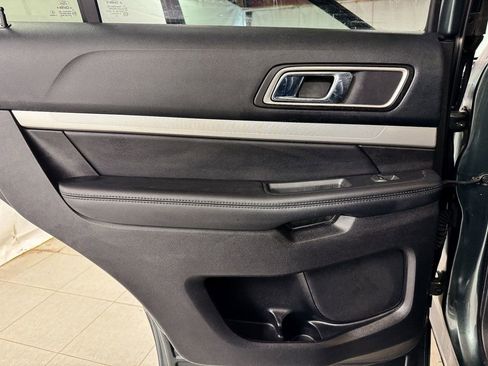 Used 2016 Ford Explorer XLT w/ Equipment Group 202A image 16