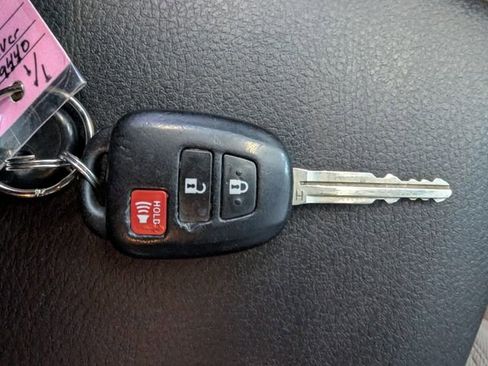 Used 2020 Toyota Tacoma SR5 w/ Technology Package image 28