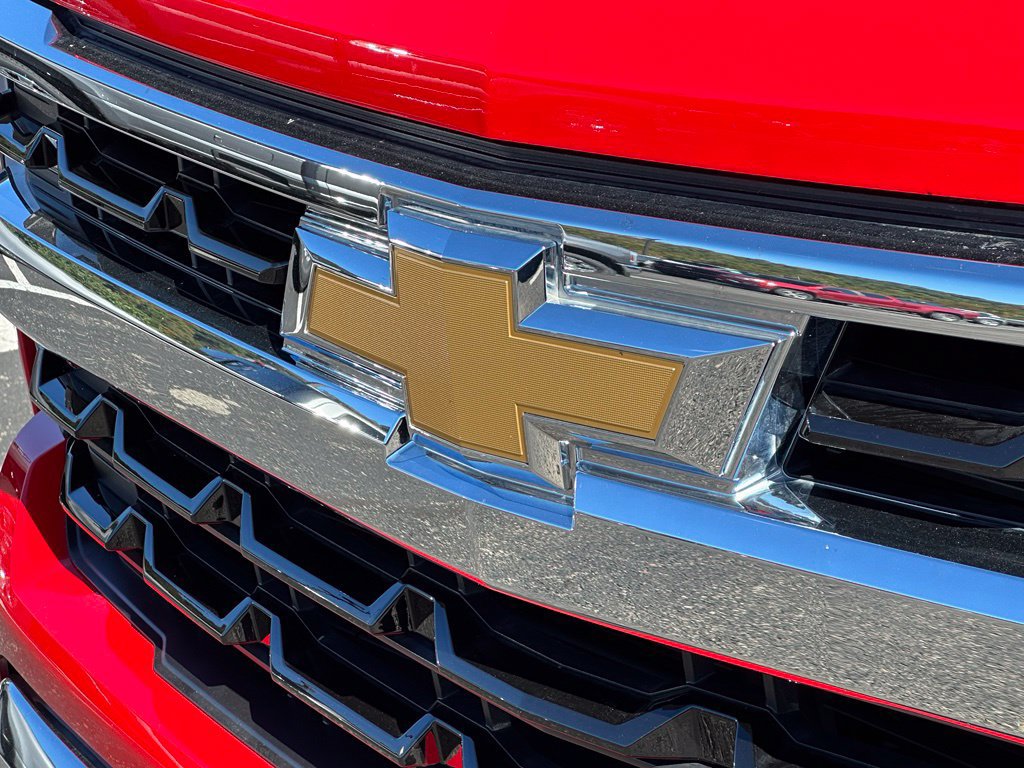 Used 2025 Chevrolet Silverado 1500 LT AWD/4WD image 19