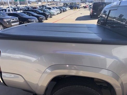 Used 2021 Toyota Tacoma SR5 image 8