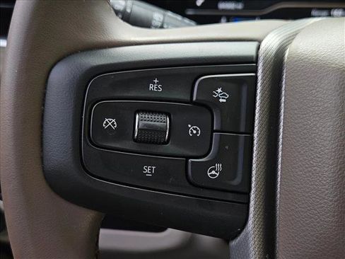 Used 2023 GMC Yukon Denali image 11