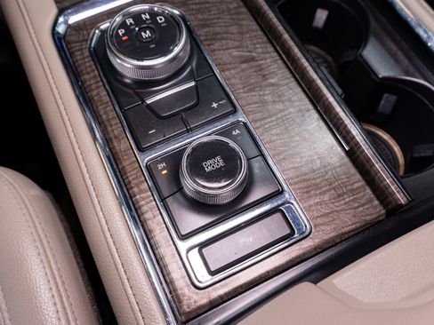 Used 2019 Ford Expedition Limited image 26