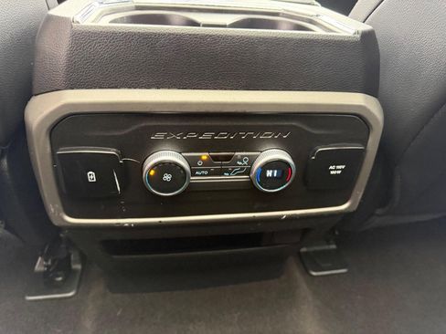 Used 2021 Ford Expedition Max XLT image 13