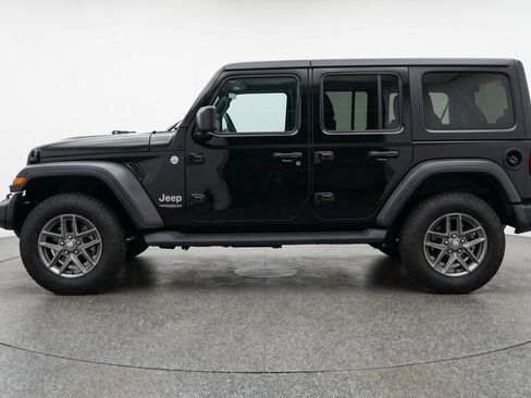 Used 2025 Jeep Wrangler Unlimited Sport AWD/4WD image 5