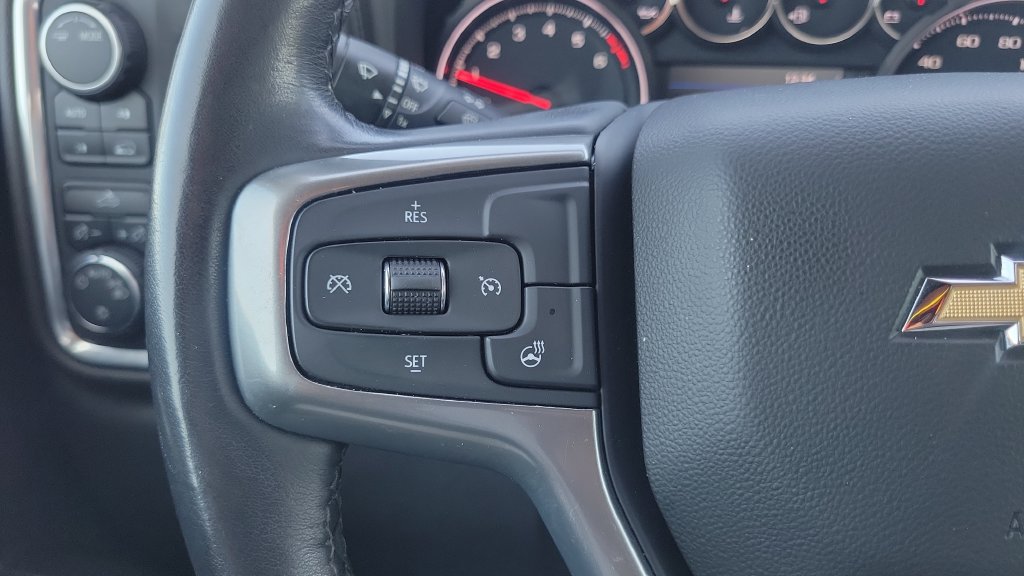 Used 2022 Chevrolet Silverado 1500 LT AWD/4WD image 19