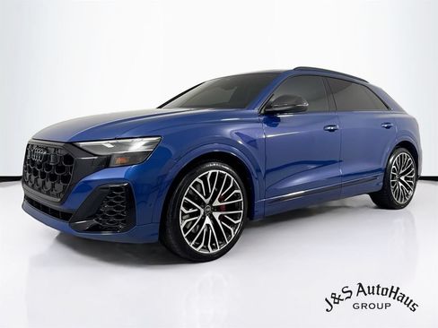 Used 2024 Audi SQ8 Prestige w/ Prestige Package AWD/4WD image 3