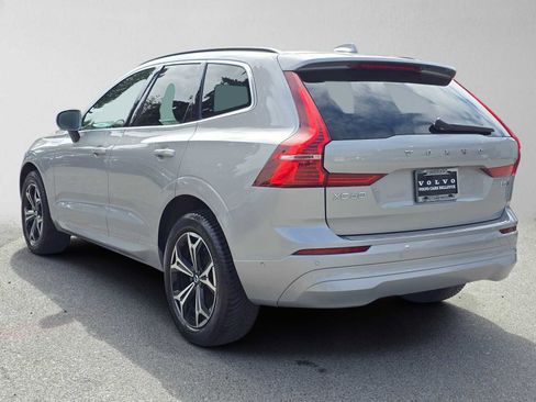 Used 2022 Volvo XC60 B5 Momentum w/ Advanced Package AWD/4WD image 5