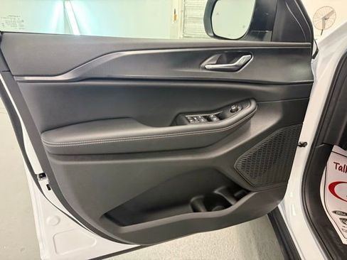 New 2026 Jeep Grand Cherokee Laredo w/ Trailer Tow Package RWD image 12