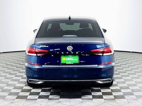 Used 2022 Volkswagen Passat 2.0T SE FWD image 7