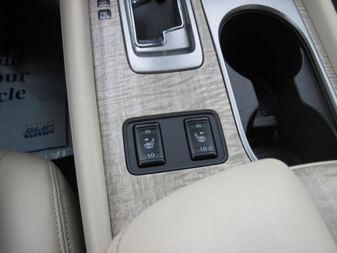 Used 2023 Nissan Murano SV image 18