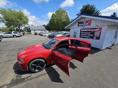 Used 2011 Dodge Charger SE RWD image 24