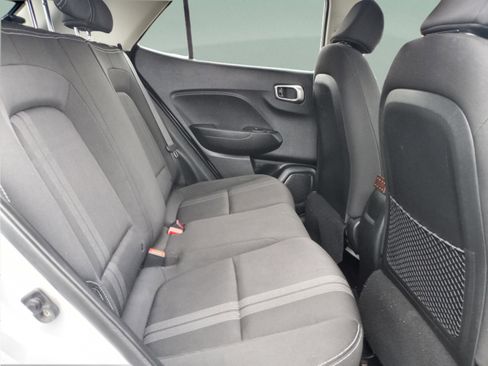 Used 2022 Hyundai Venue SEL w/ Cargo Package image 33