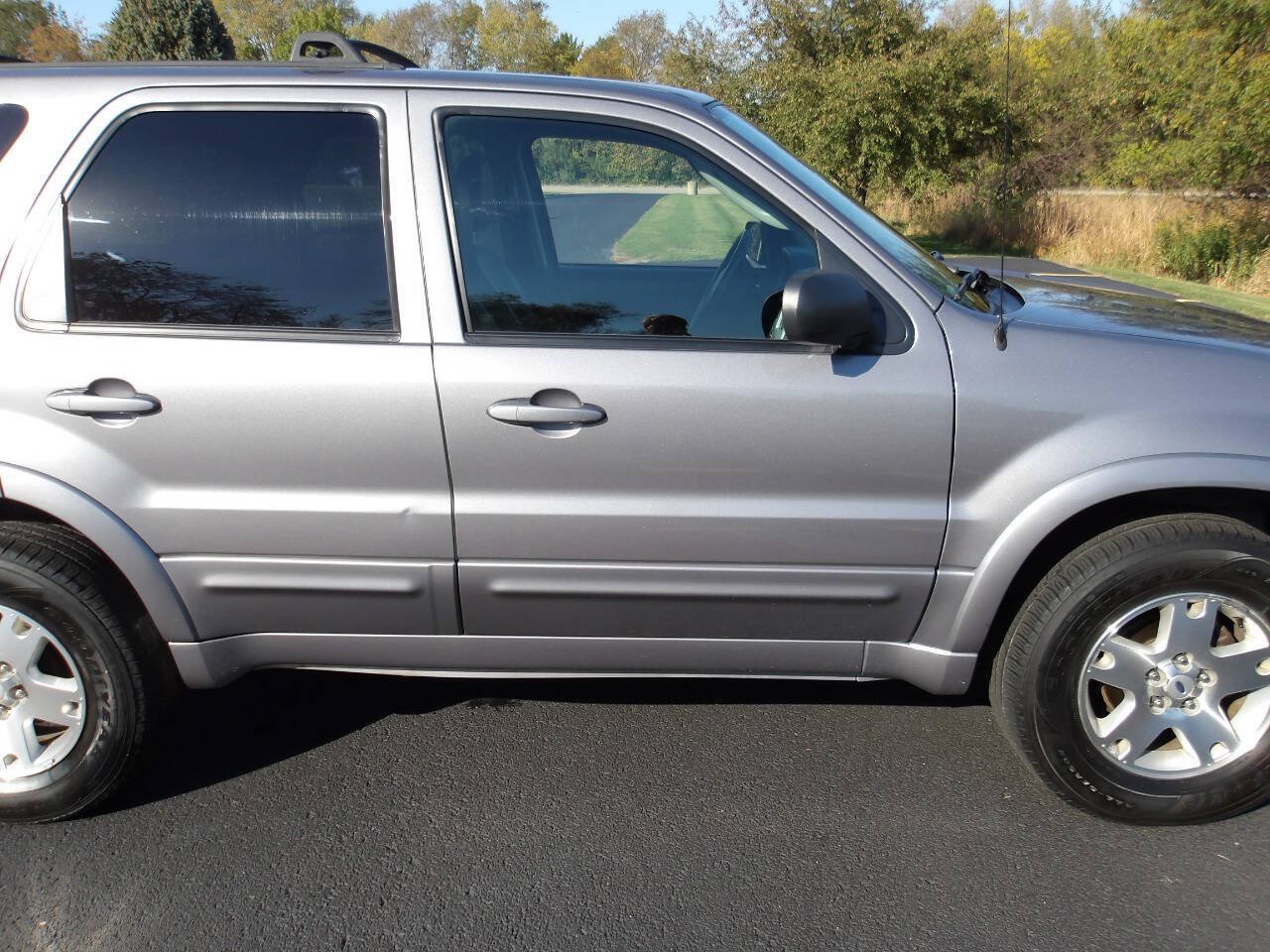 Used 2007 Ford Escape Limited FWD image 32