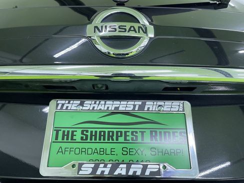 Used 2018 Nissan Rogue SV image 13