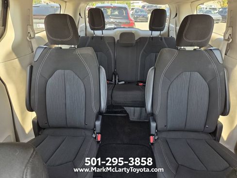 Used 2022 Chrysler Voyager LX FWD image 11