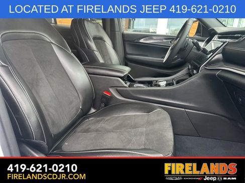 Used 2023 Jeep Grand Cherokee Altitude image 14