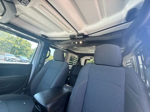 Used 2024 Jeep Wrangler Unlimited AWD/4WD image 17