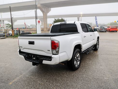 Used 2019 Toyota Tacoma Limited AWD/4WD image 22