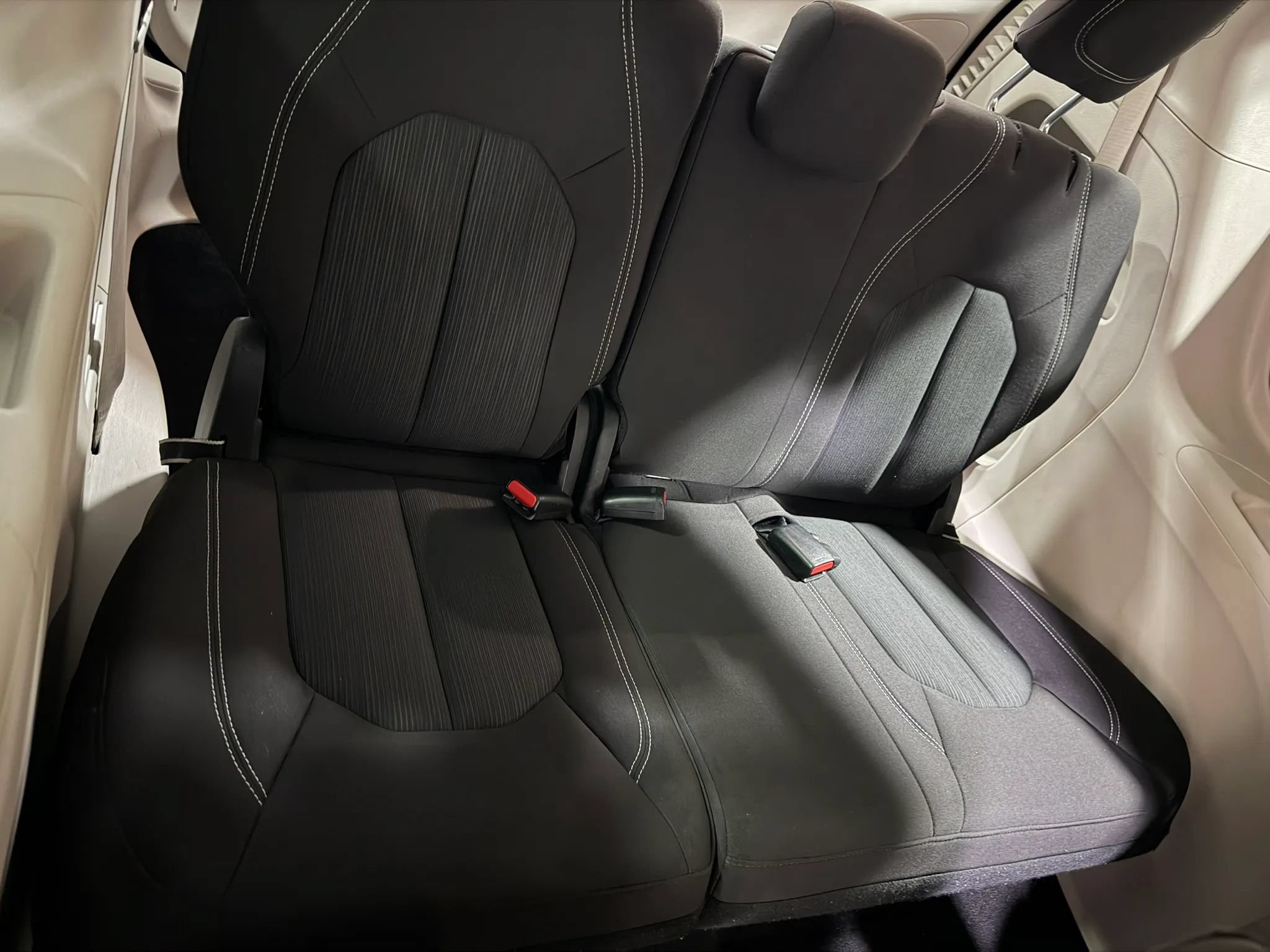 Used 2023 Chrysler Voyager LX FWD image 30