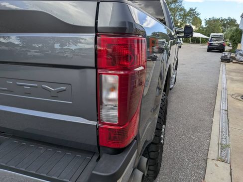 Used 2022 Ford F350 Lariat w/ Lariat Ultimate Package AWD/4WD image 13