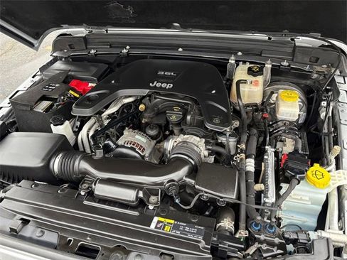 Certified 2020 Jeep Wrangler Sport image 26