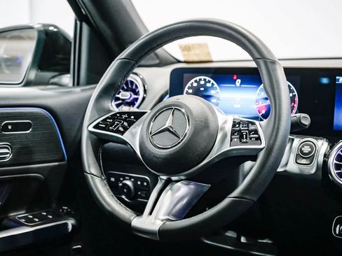 Used 2026 Mercedes-Benz GLB 250 image 15