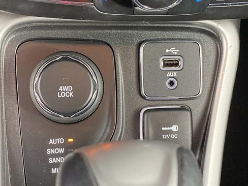 Used 2018 Jeep Compass Latitude w/ Popular Equipment Group AWD/4WD image 22
