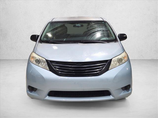 Used 2017 Toyota Sienna L FWD image 2