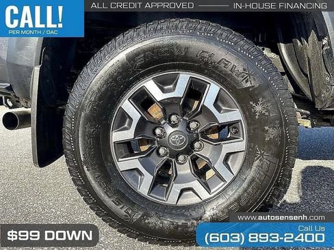 Used 2021 Toyota Tacoma TRD Off-Road w/ Technology Package AWD/4WD image 9