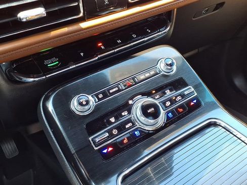 Certified 2023 Lincoln Nautilus Reserve FWD image 12
