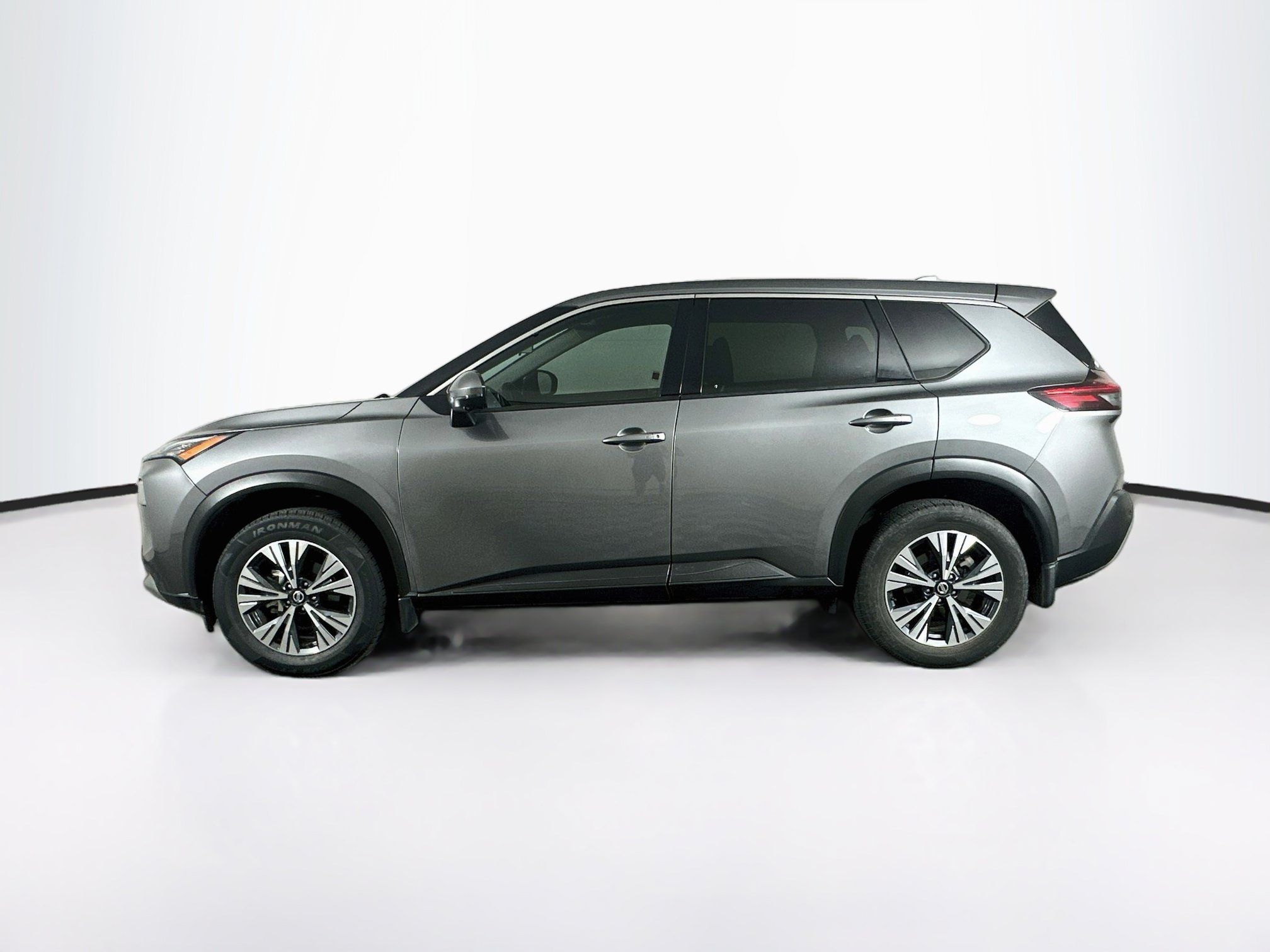 Used 2021 Nissan Rogue SV FWD image 4