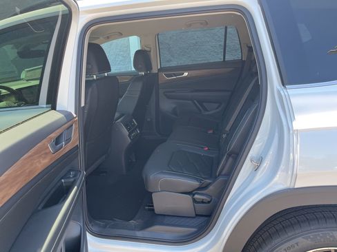 New 2026 Volkswagen Atlas SE FWD image 24