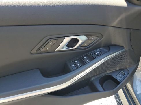 Used 2025 BMW 330i xDrive Sedan AWD/4WD image 20