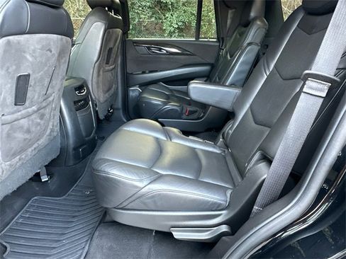 Used 2018 Cadillac Escalade Platinum image 22