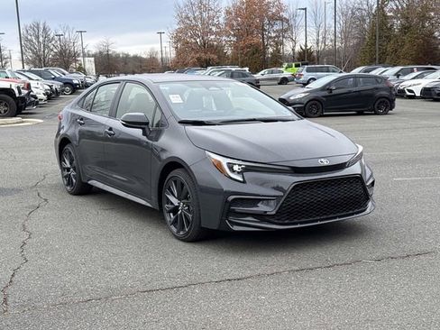 Used 2026 Toyota Corolla SE image 1