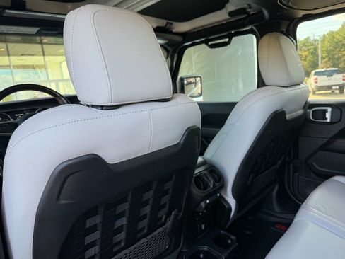 Used 2021 Jeep Gladiator Mojave image 15
