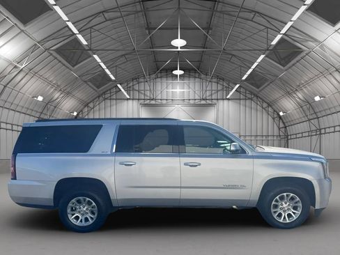 Used 2020 GMC Yukon XL SLT AWD/4WD image 6