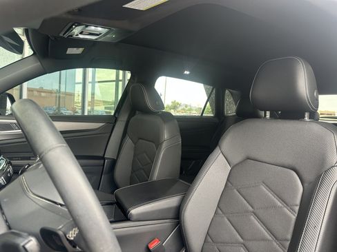 Used 2024 Volkswagen Atlas Cross Sport SE w/ Panoramic Sunroof Package AWD/4WD image 32