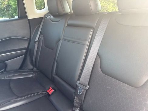 Used 2019 Jeep Compass Latitude AWD/4WD image 27